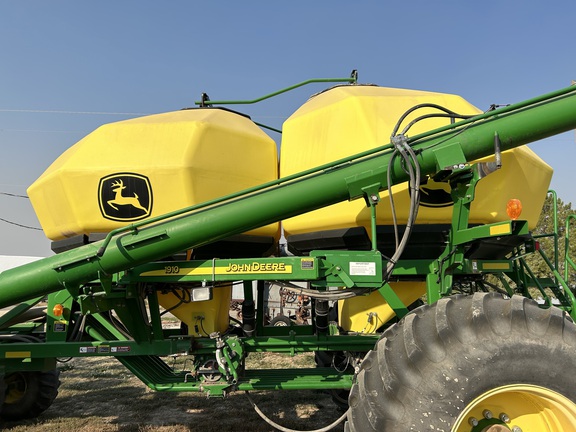 2011 John Deere 1890 Air Seeder