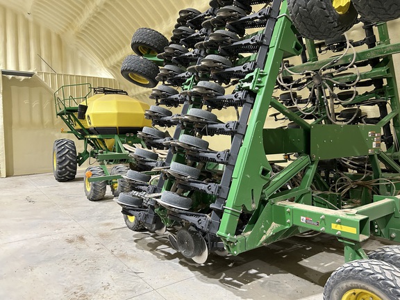 2012 John Deere 1890 Air Seeder