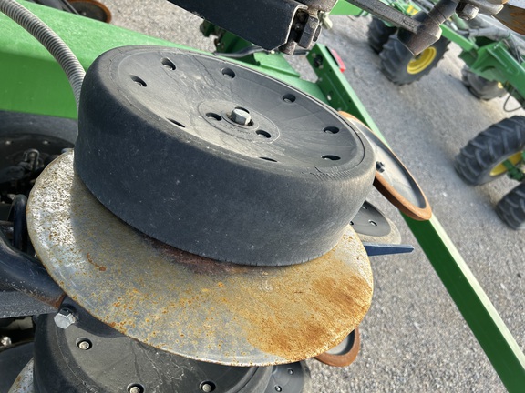 2012 John Deere 1890 Air Seeder