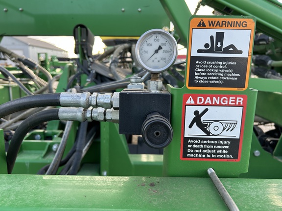 2012 John Deere 1890 Air Seeder