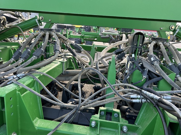 2012 John Deere 1890 Air Seeder