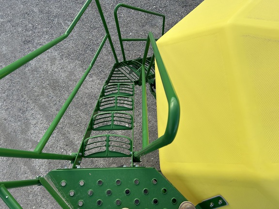 2012 John Deere 1890 Air Seeder