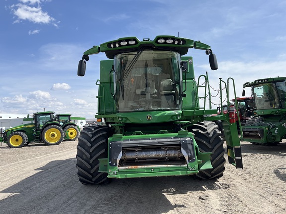 2023 John Deere S780 Combine