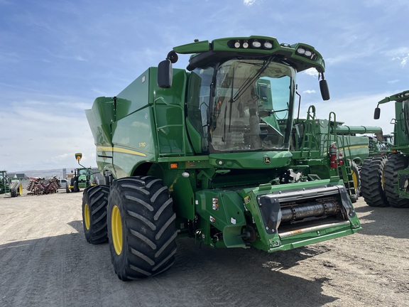 2023 John Deere S780 Combine