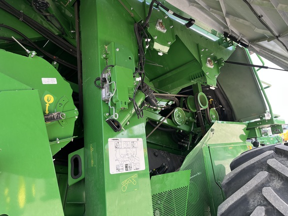 2023 John Deere S780 Combine