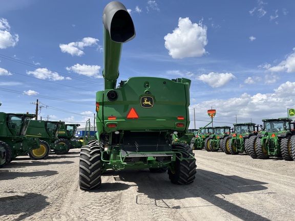 2023 John Deere S780 Combine