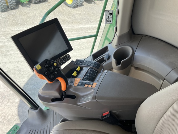 2023 John Deere S780 Combine