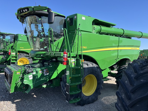 2023 John Deere S780 Combine