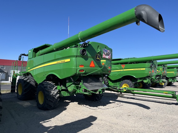 2023 John Deere S780 Combine