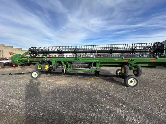 2022 John Deere 735D Header Combine