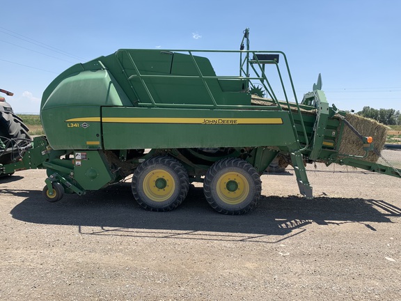 2022 John Deere L341 Baler/Big Square