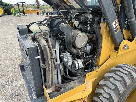 2019 John Deere 324G Skid Steer Loader