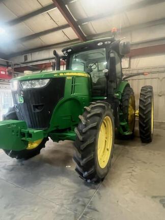 2013 John Deere 7215R Tractor