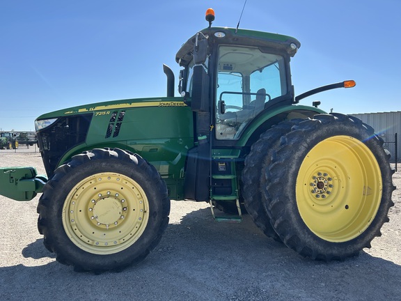 2013 John Deere 7215R Tractor