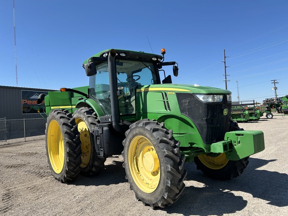 2013 John Deere 7215R Tractor