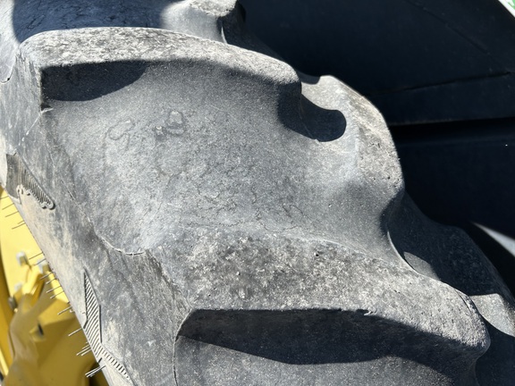 2013 John Deere 7215R Tractor