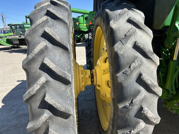 2013 John Deere 7215R Tractor