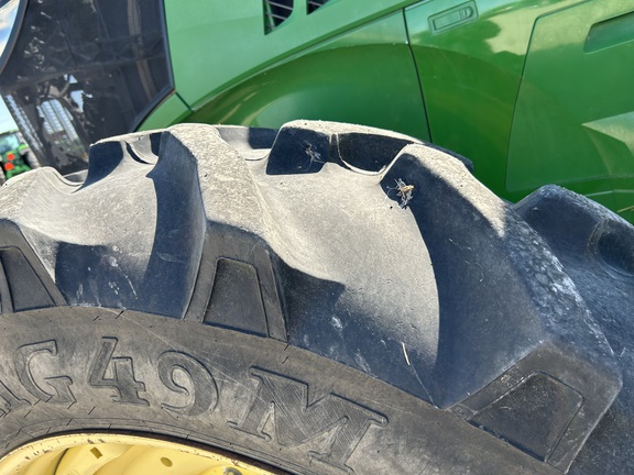2013 John Deere 7215R Tractor