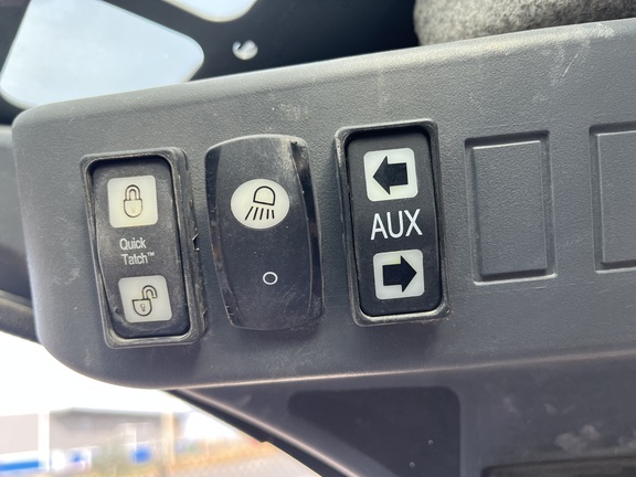 2023 John Deere 330G Skid Steer Loader