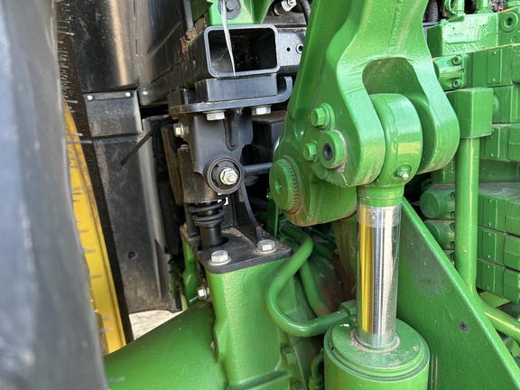 2022 John Deere 8R 340 Tractor