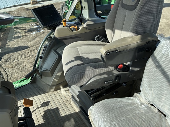 2022 John Deere 8R 340 Tractor