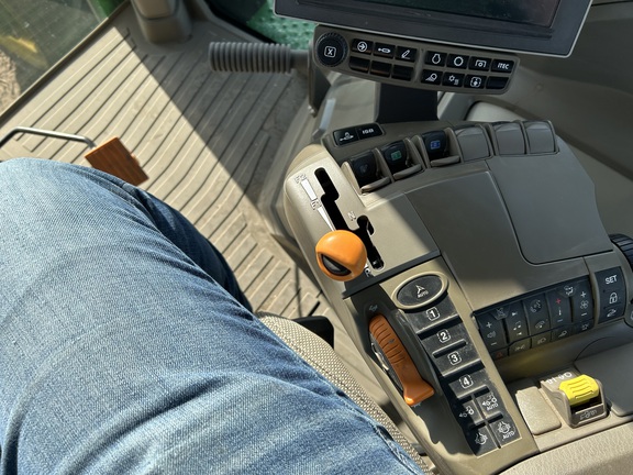 2022 John Deere 8R 340 Tractor