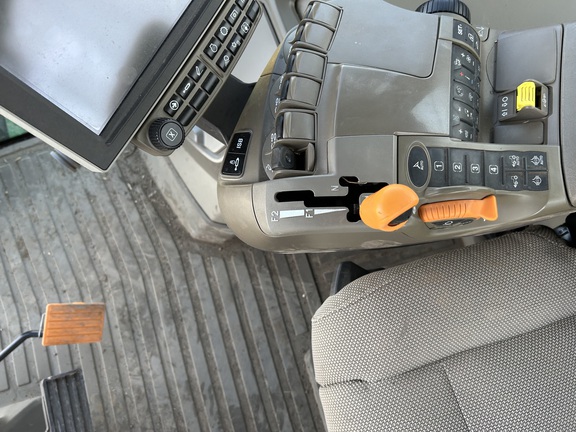 2022 John Deere 8R 340 Tractor