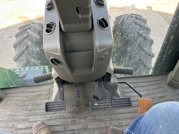 2022 John Deere 8R 340 Tractor