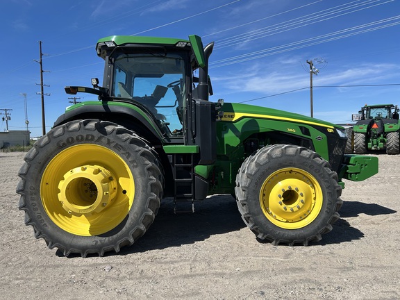2022 John Deere 8R 340 Tractor