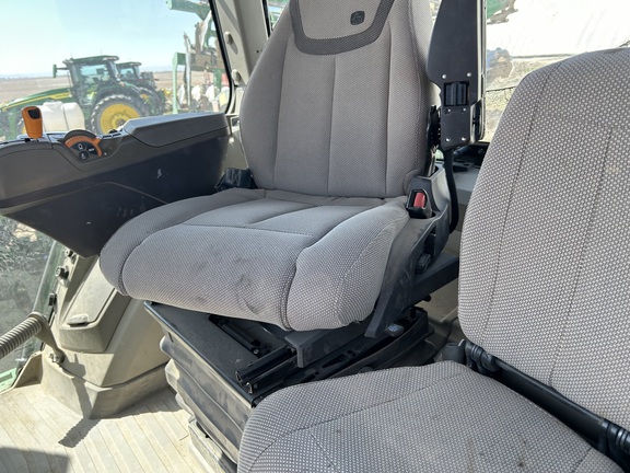 2022 John Deere 8R 280 Tractor