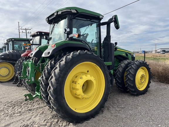 2022 John Deere 8R 250 Tractor