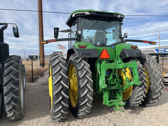 2022 John Deere 8R 250 Tractor
