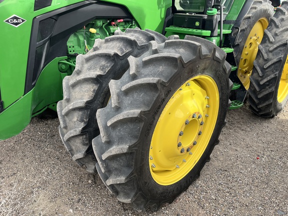 2022 John Deere 8R 250 Tractor