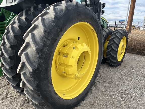 2022 John Deere 8R 250 Tractor