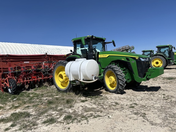 2022 John Deere 8R 250 Tractor