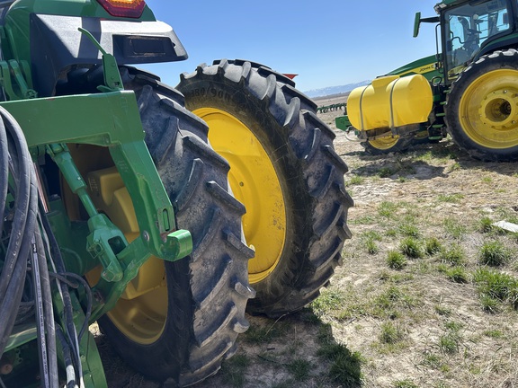 2022 John Deere 8R 250 Tractor