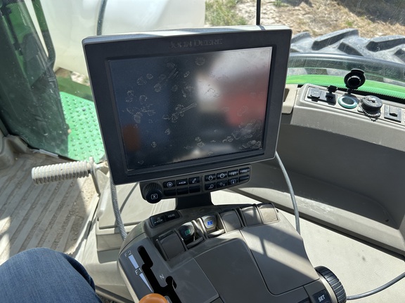 2022 John Deere 8R 250 Tractor