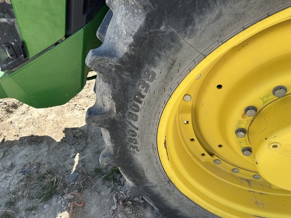 2022 John Deere 8R 250 Tractor