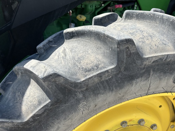 2022 John Deere 8R 250 Tractor