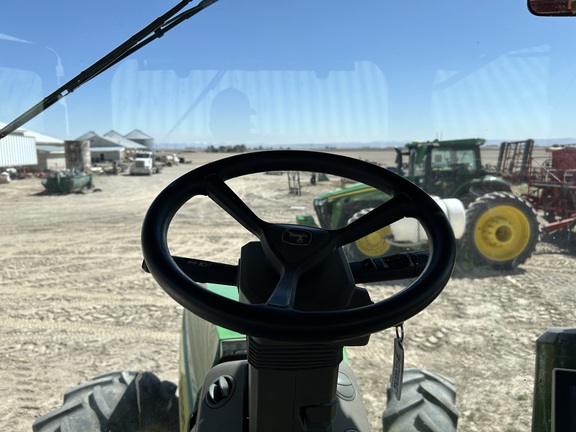 2022 John Deere 8R 250 Tractor