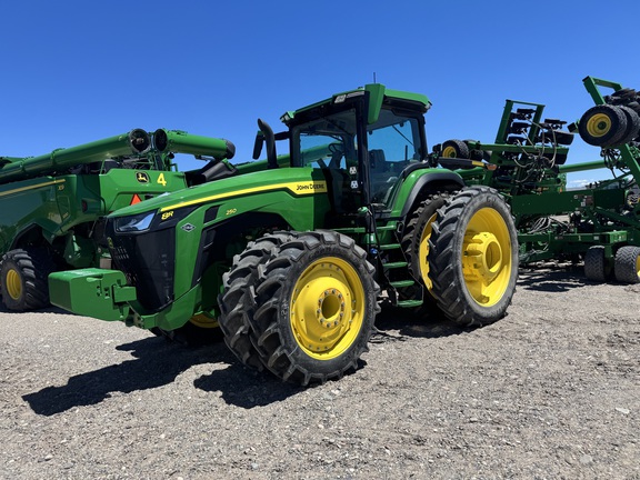 2022 John Deere 8R 250 Tractor
