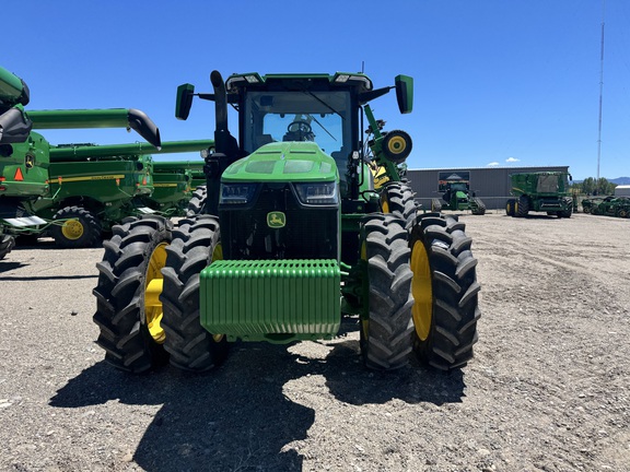 2022 John Deere 8R 250 Tractor
