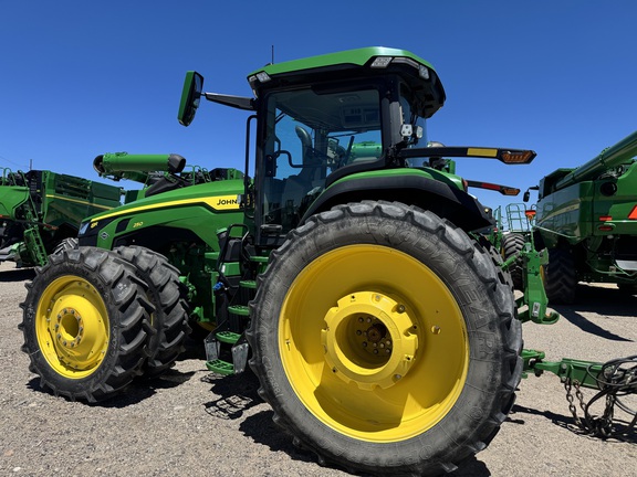 2022 John Deere 8R 250 Tractor