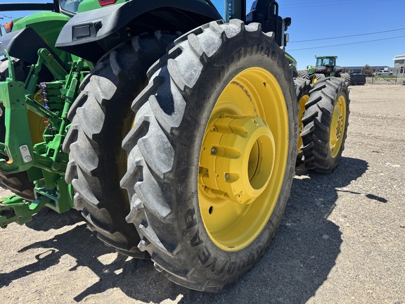 2022 John Deere 8R 250 Tractor