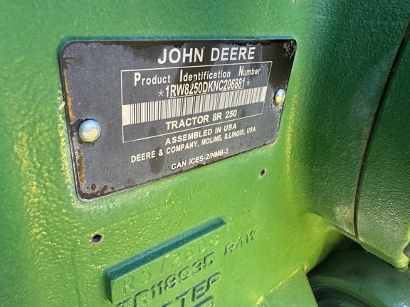 2022 John Deere 8R 250 Tractor