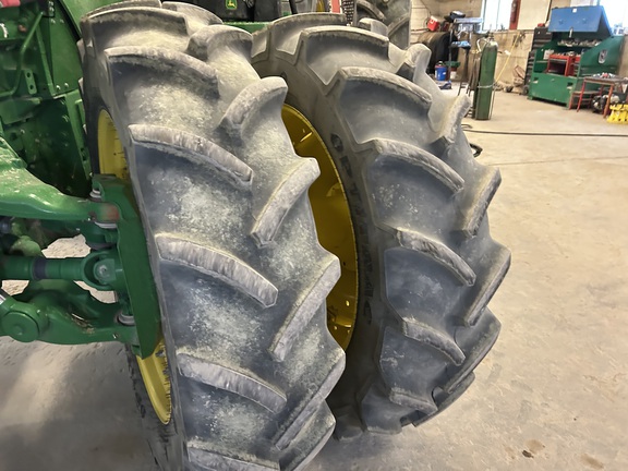 2022 John Deere 8R 250 Tractor