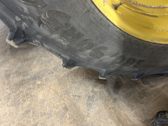 2022 John Deere 8R 250 Tractor