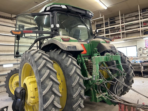 2022 John Deere 8R 250 Tractor