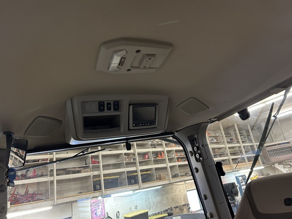 2022 John Deere 8R 250 Tractor