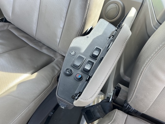 2023 John Deere 8R 370 Tractor